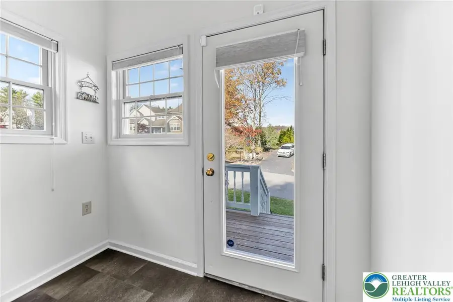 230 Hawthorne Village Court, Middle Smithfield Township, PA 18302 - Image #3