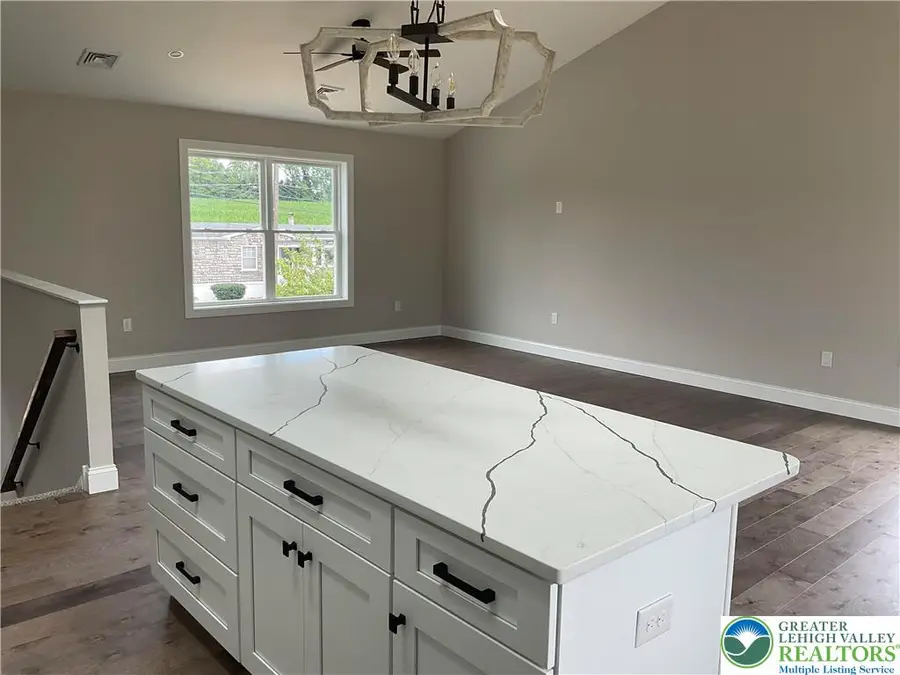 2827 Willow, North Whitehall Township, PA 18037 - Image #3