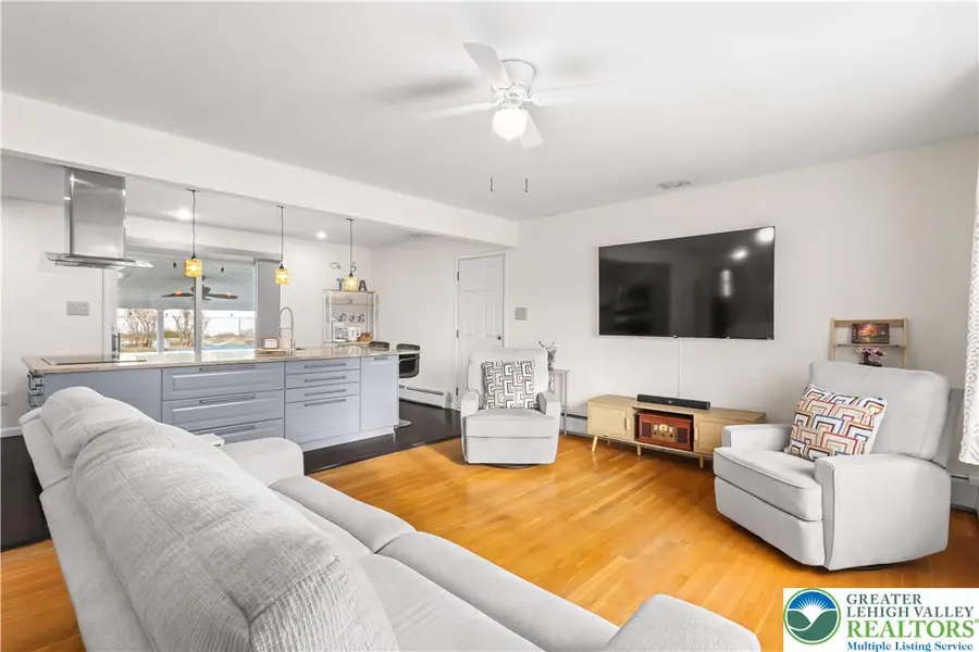 1322 Valley Road, Bethlehem, PA 18018 - Image #3