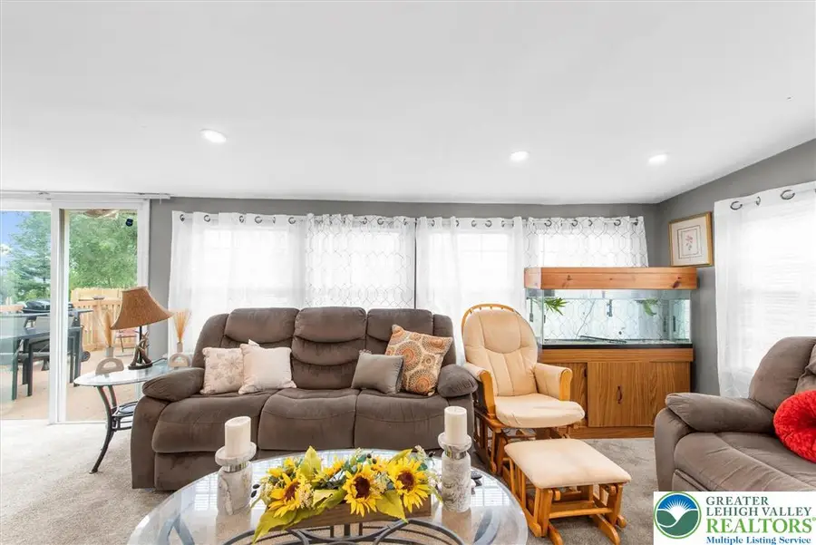 5761 Chestnut Street, Upper Milford, PA 18029 - Image #3