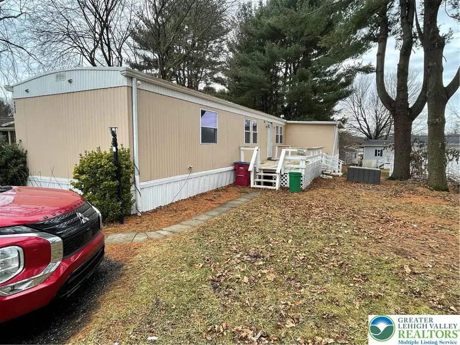 8820 Breinig Run Circle, Breinigsville, PA 18031 - Image #2