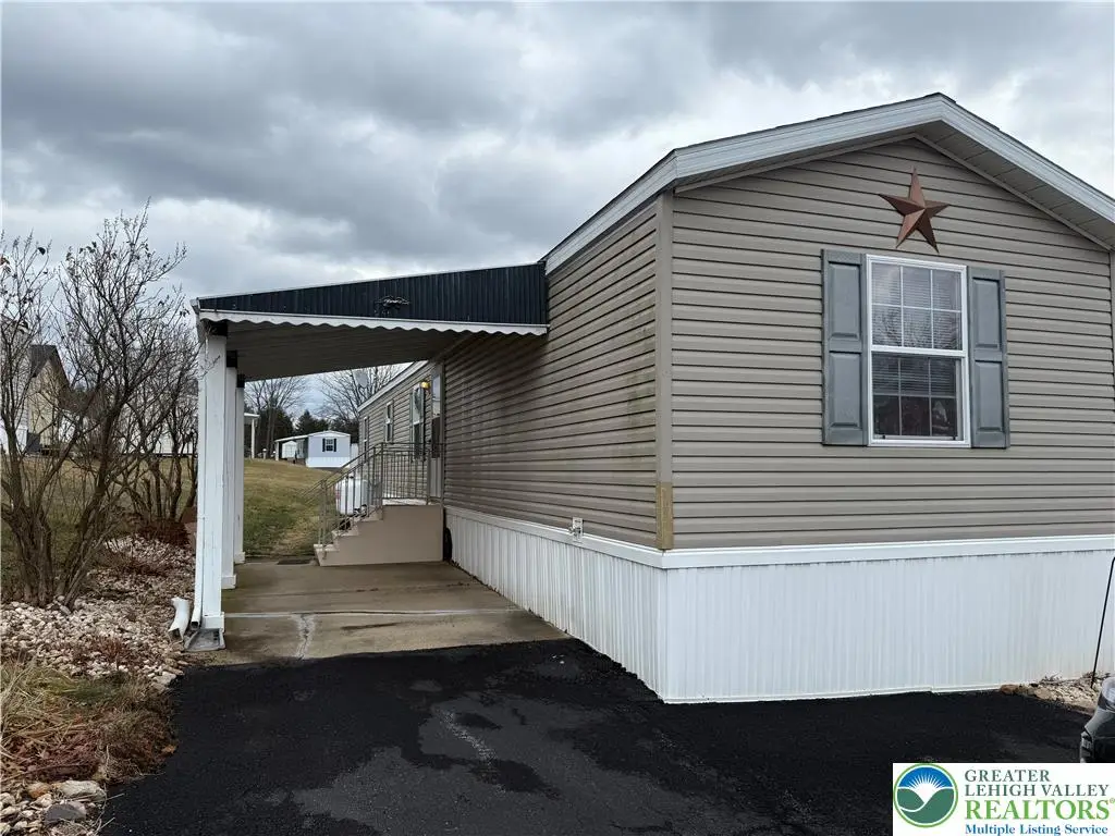 15 Chestnut Ridge Circle, Lower Towamensing, PA 18058 - Image #1