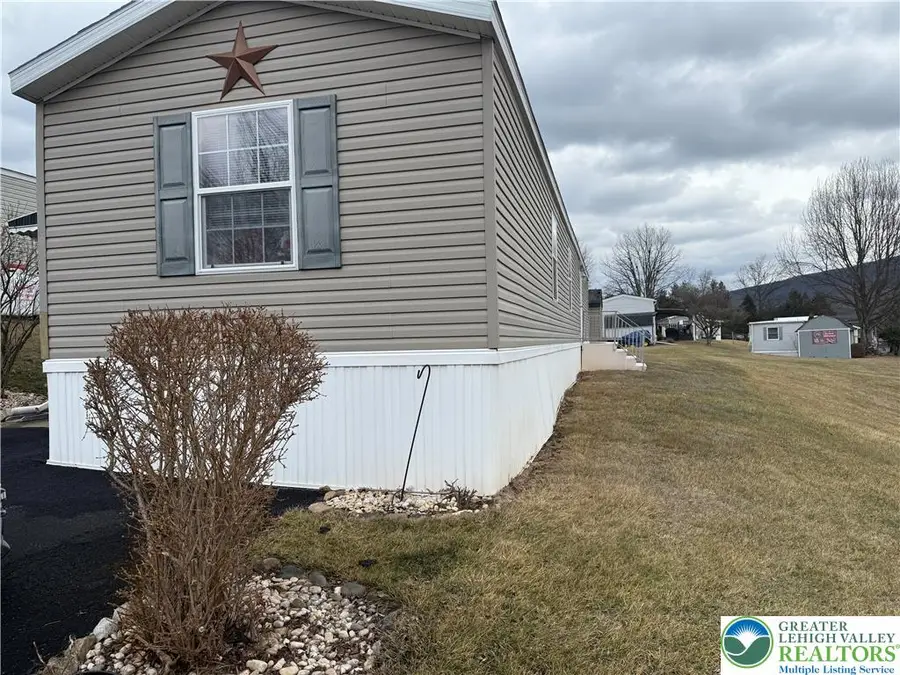 15 Chestnut Ridge Circle, Lower Towamensing, PA 18058 - Image #2