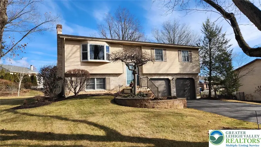 1989 Pierce Drive, South Whitehall Township, PA 18052 - Image #3