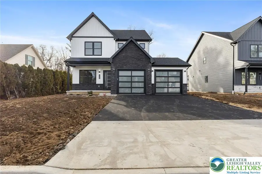 1330 Lincoln Street, North Catasauqua, PA 18032 - #2