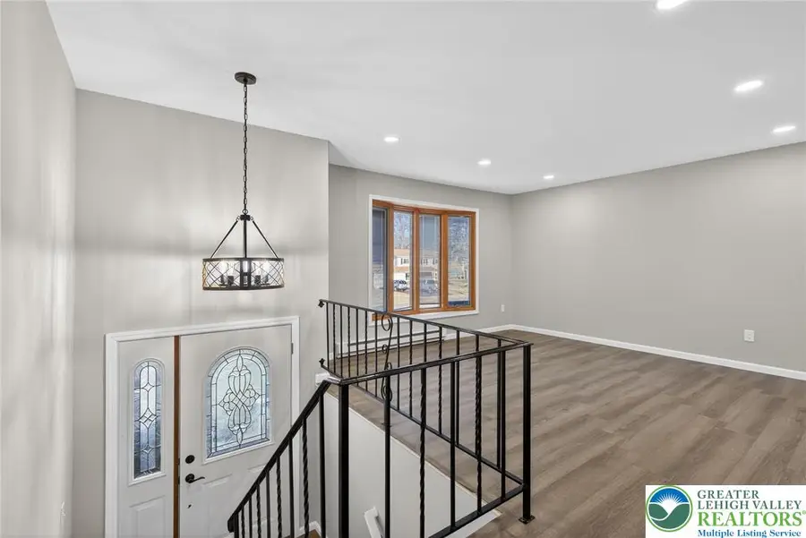 386 Johnston Drive, Bethlehem, PA 18015 - Image #3