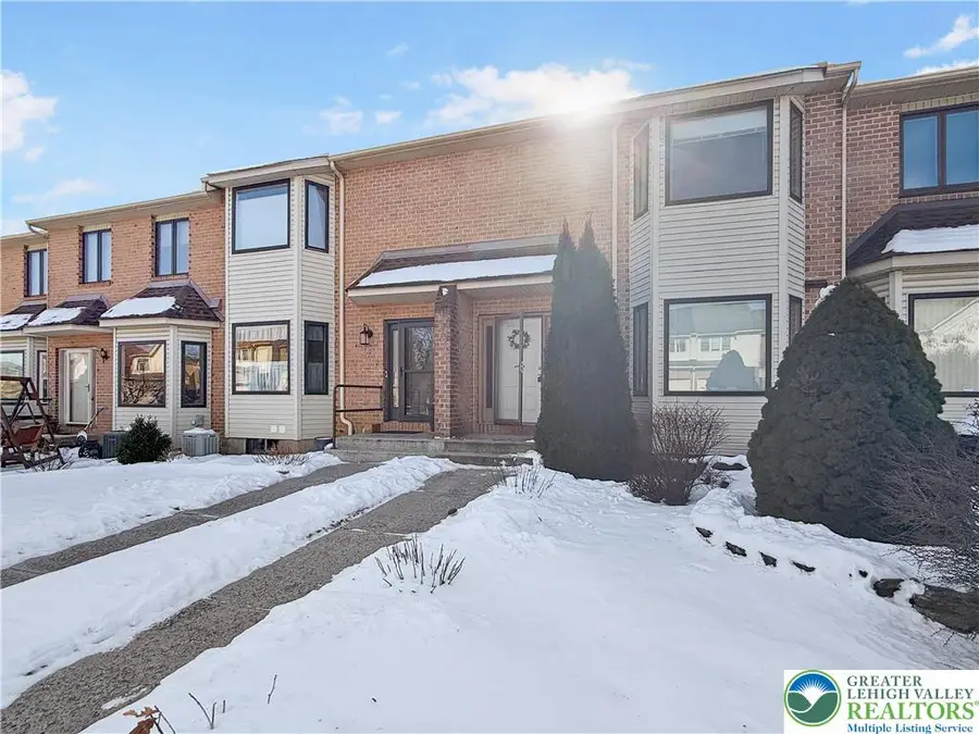 1652 Harding Circle, Fullerton, PA 18052 - Image #2