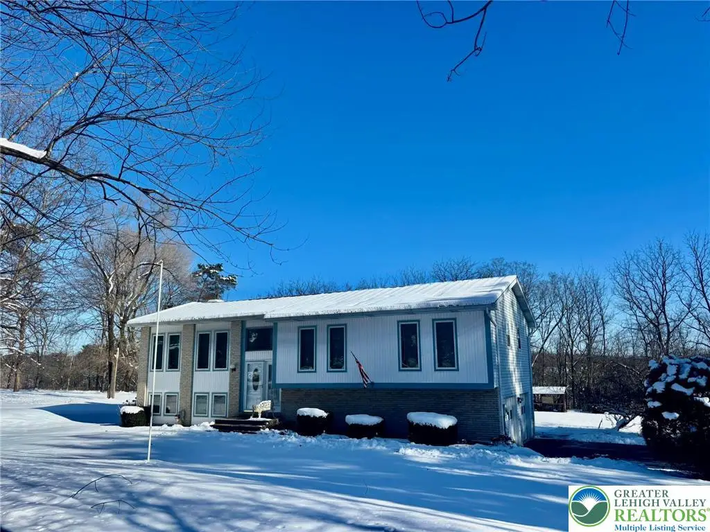 372 Oxford Circle, Moore Township, PA 18014 - Image #1