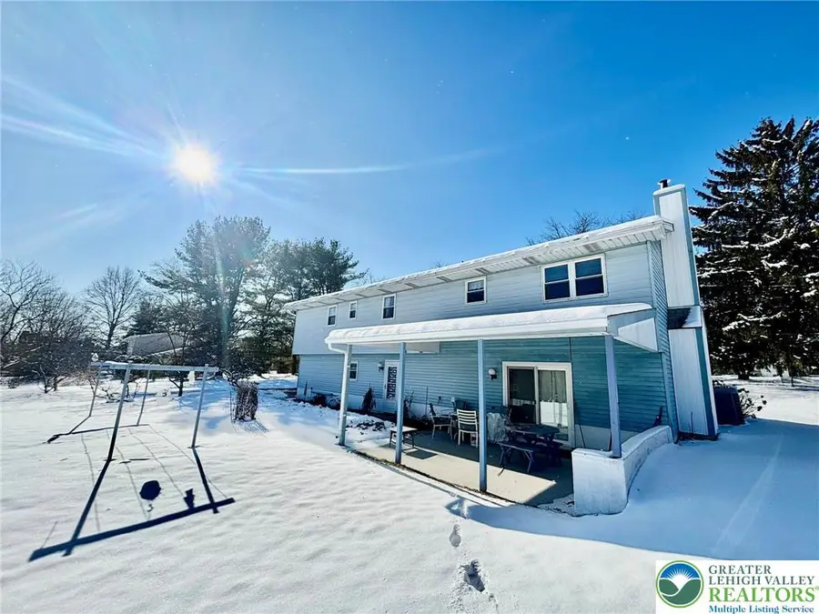 372 Oxford Circle, Moore Township, PA 18014 - Image #3