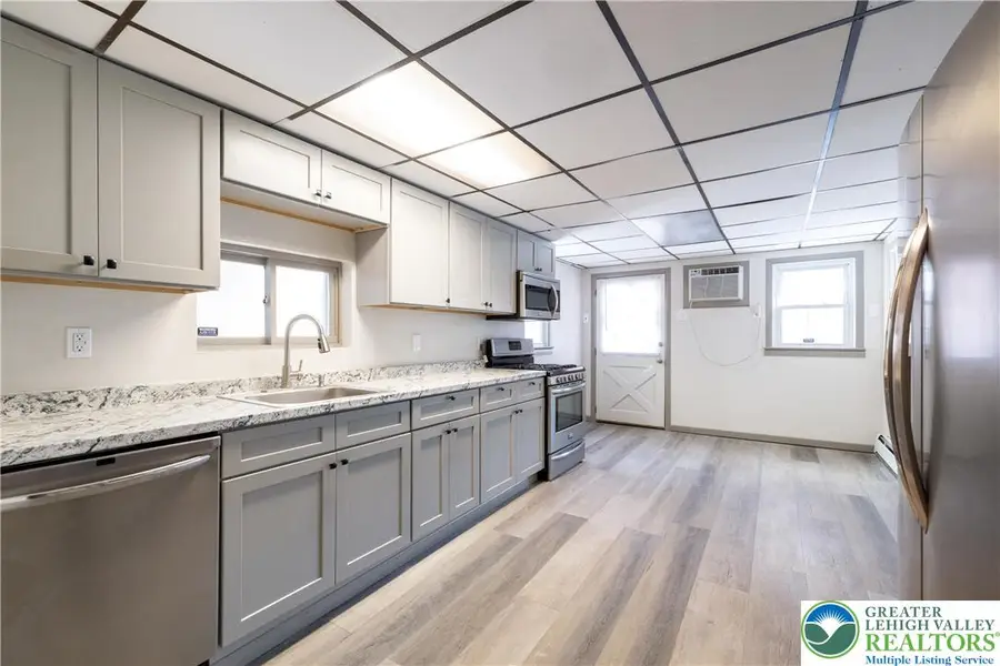 231 N Peach Street, Allentown, PA 18102 - Image #2