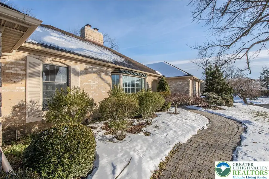 1937 Saucon Dale Circle, Lower Saucon Township, PA 18015 - Image #2
