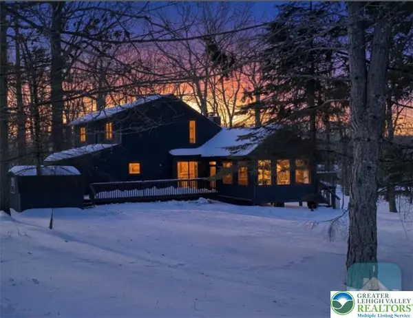 103 Ashley Court, Bushkill, PA 18324