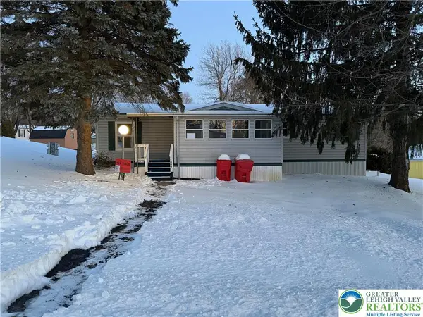 1009 Redwood Drive, Upper Macungie Twp, PA 18031