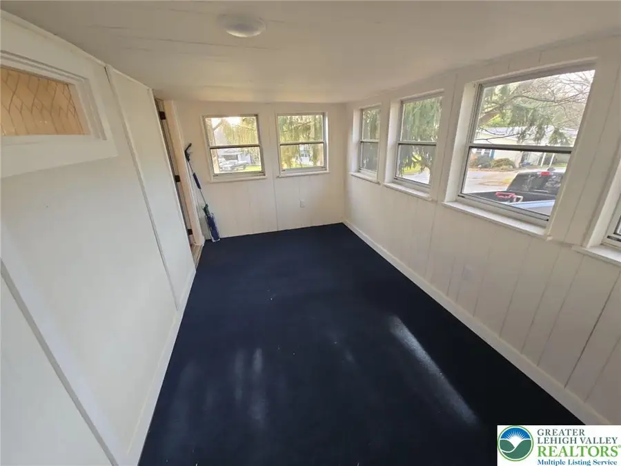 1009 Redwood Drive, Breinigsville, PA 18031 - Image #2