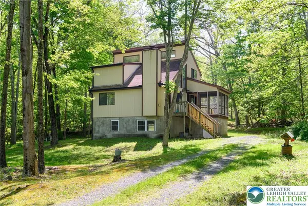 218 Blue Jay Court, Lehman Twp, PA 18324