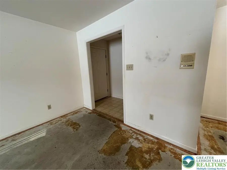 4501 Hedgerow Drive # 4, Wescosville, PA 18103 - #2