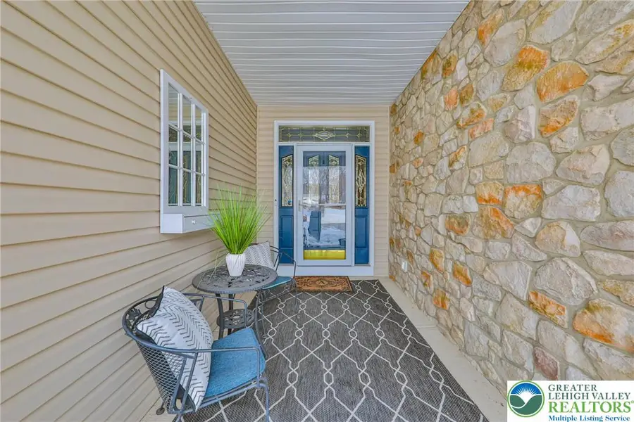 134 Glenmoor Circle S, Palmer Township, PA 18045 - #2