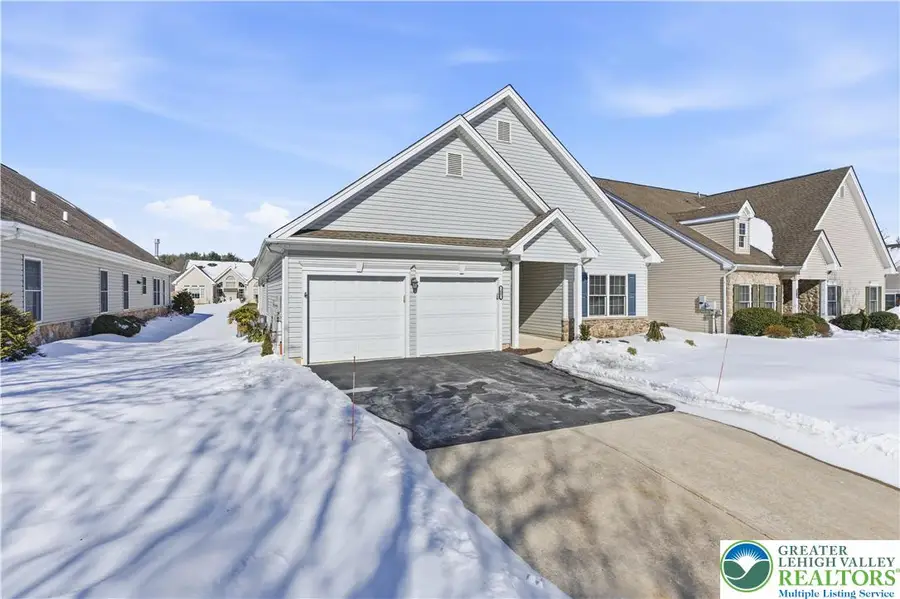 18 Devonshire Drive, Easton, PA 18045 - #2