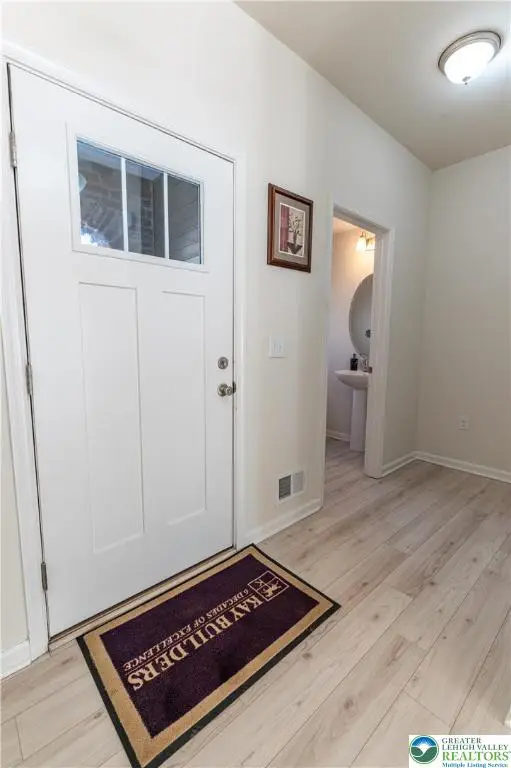 164 Maureen Lane, South Whitehall, PA 18104 - #2