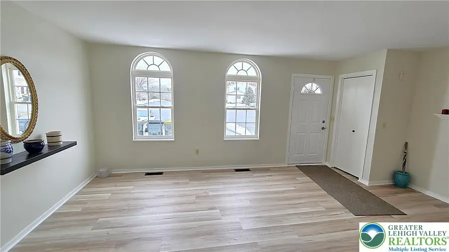 4901 Shawnee Court, Schnecksville, PA 18078 - #3