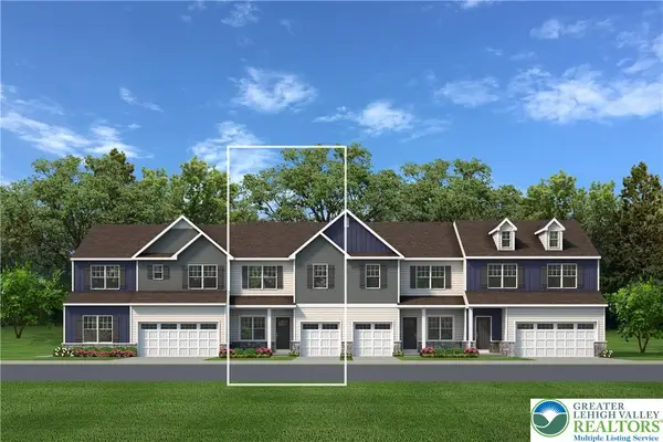 4 Lone Fox Lane #106, Easton, PA 18045