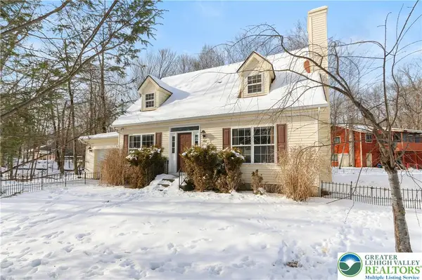 462 Country Place Drive, Tobyhanna, PA 18466