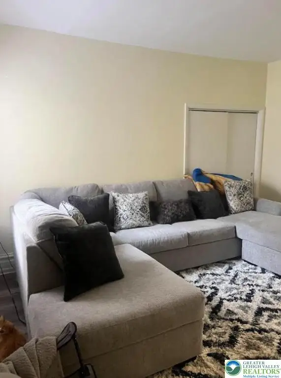 215 N 10th Street, Allentown, PA 18102 - #2