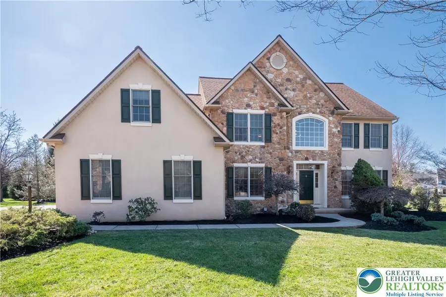 3350 N Bay Hill Drive, Upper Saucon, PA 18034 - #2