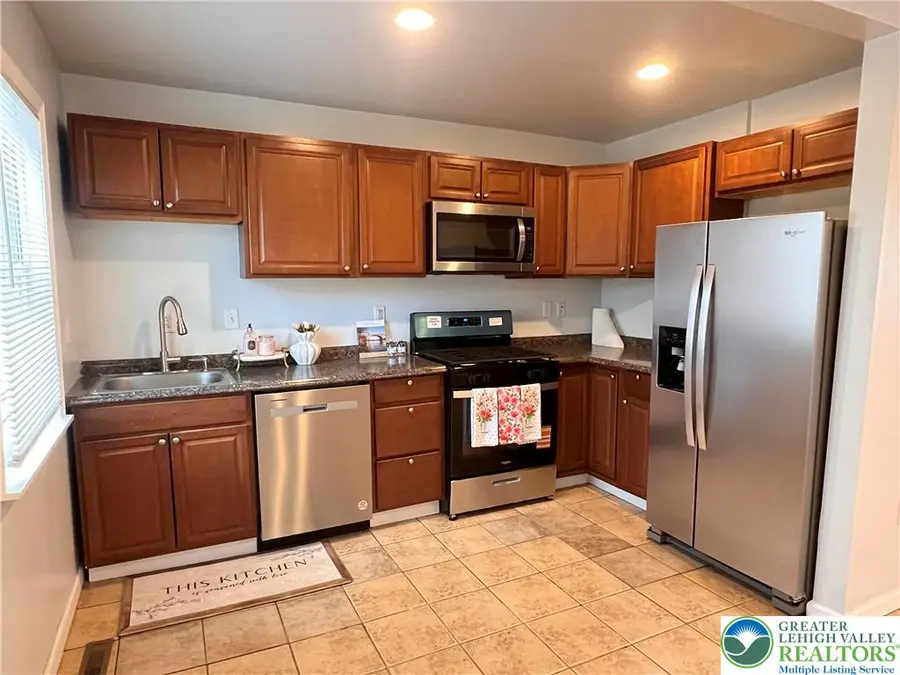 427 Pawnee Street, Bethlehem, PA 18015 - #3