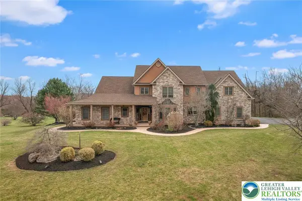 5590 Tuscany Court, Upper Saucon Twp, PA 18036