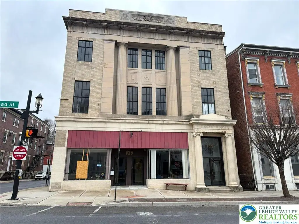 139 W Broad Street, Tamaqua, PA 18252 - #1