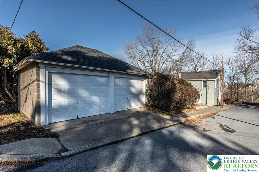 2322 Lehigh Avenue N, Whitehall, PA 18052 - #3