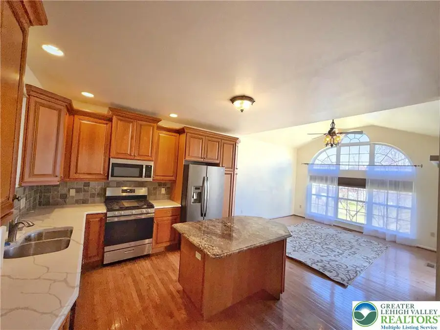 5527 W Spring Ridge Drive, Lower Macungie, PA 18062 - #2