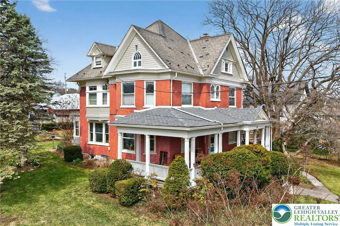 29 N New Street, Nazareth, PA 18064 - #1