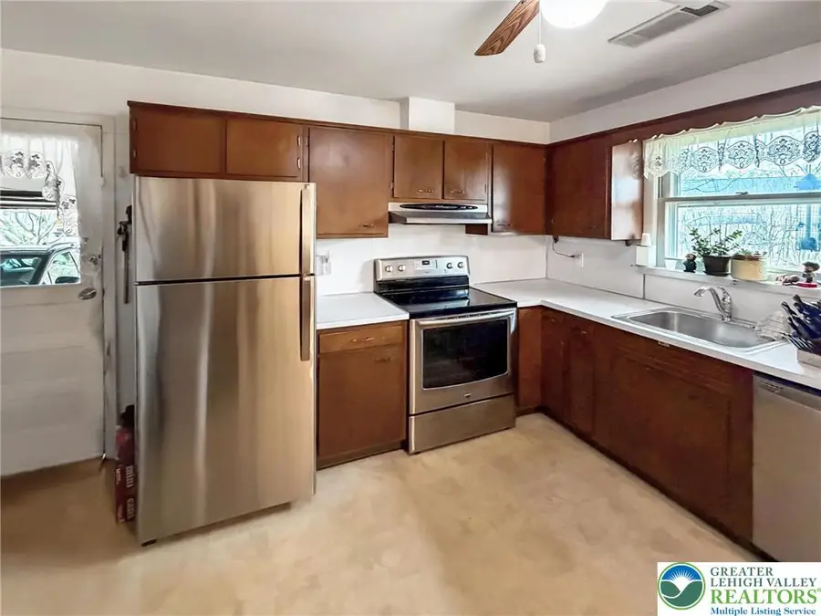 1060 Howertown Road, North Catasauqua, PA 18032 - #3