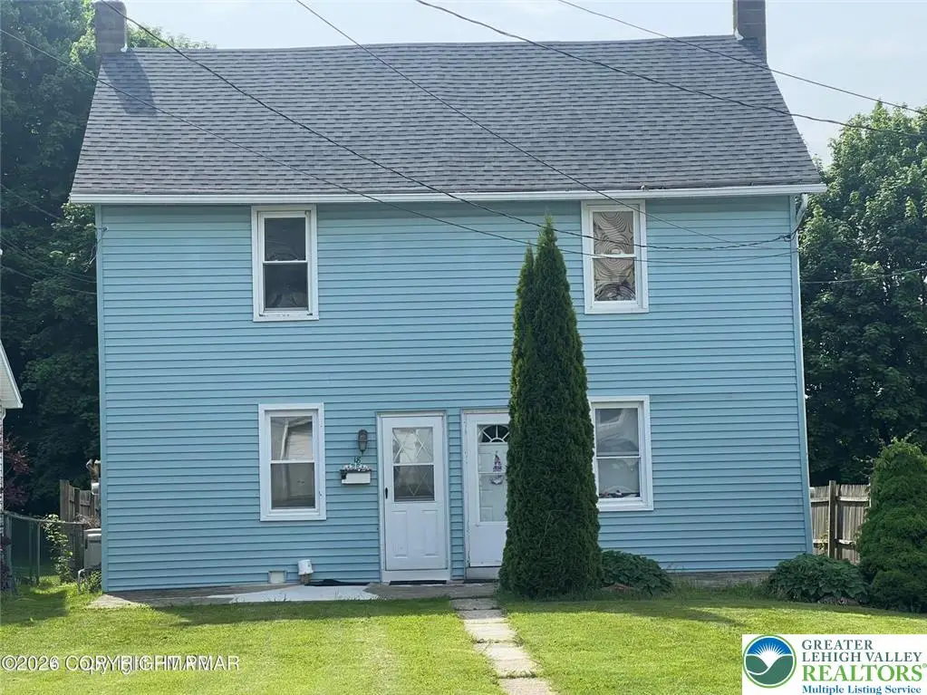 16 E Main Street, Pen Argyl, PA 18072 - #1