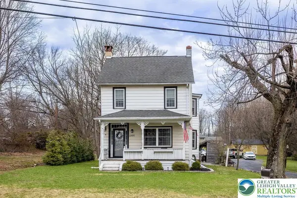 5966 Sullivan Trail, Plainfield Twp, PA 18064