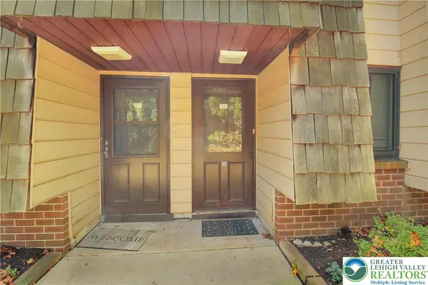 1037 Village Round #L, Lower Macungie Twp, PA 18106