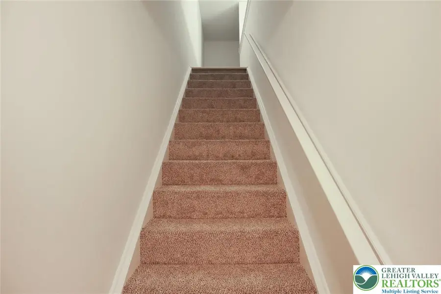 1037 Village Round #L, Wescosville, PA 18106 - #2