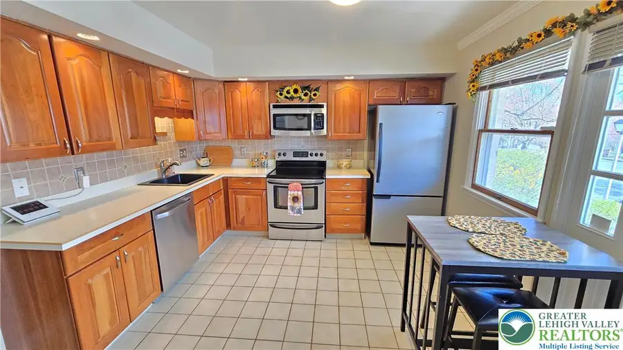 194 Springhouse Road, Allentown, PA 18104 - #2