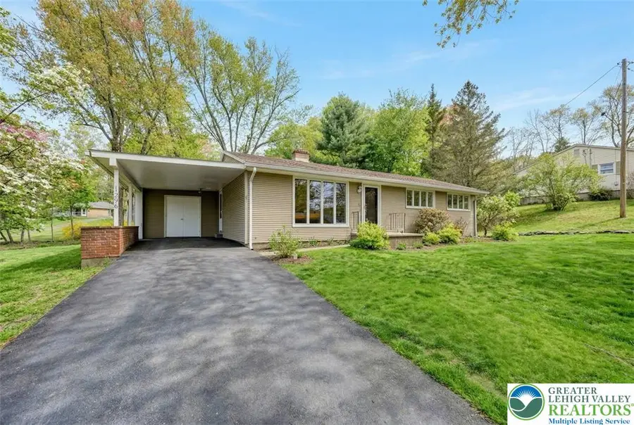 296 E Broad Street, East Stroudsburg, PA 18301 - #3