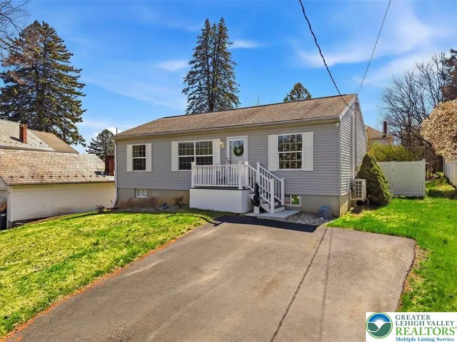 1394 Clearfield Avenue, Lower Saucon, PA 18015 - #2