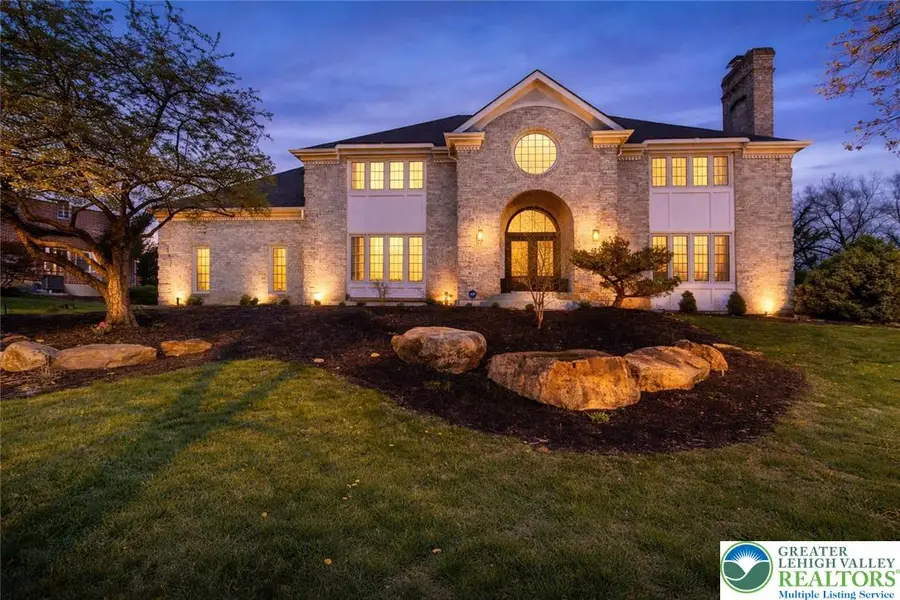 4359 Farmington Circle, South Whitehall, PA 18104 - #2