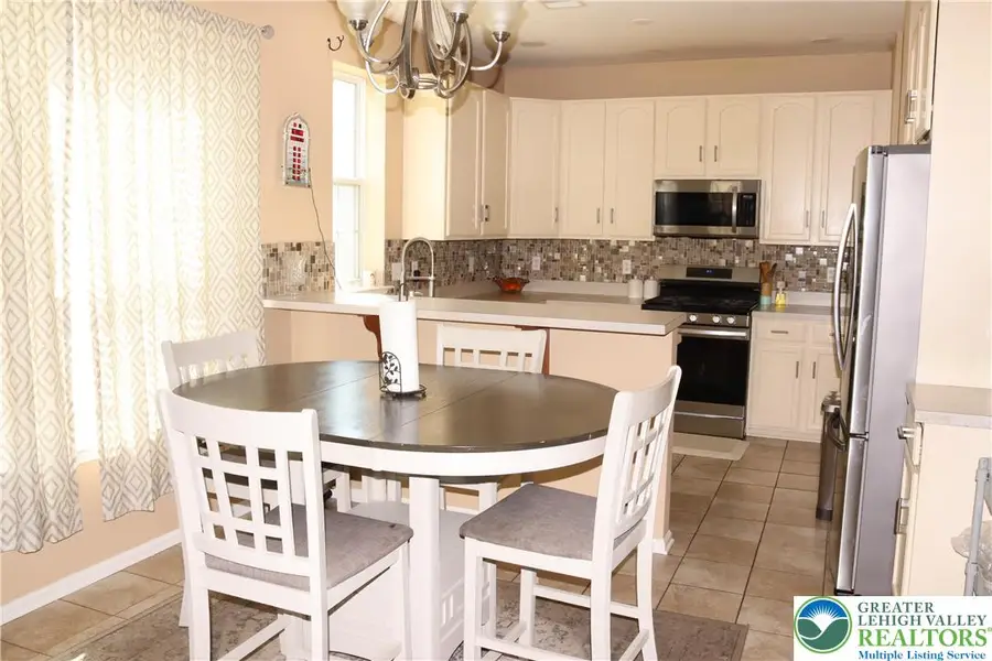 1035 Jervin Drive, South Whitehall, PA 18104 - #2