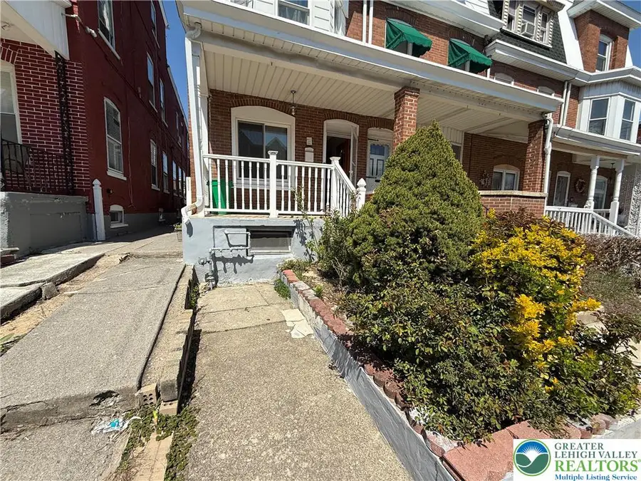 445 W Washington Street, Allentown, PA 18102 - #2