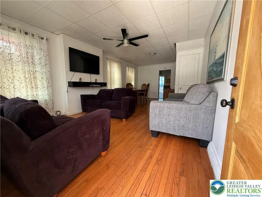 445 W Washington Street, Allentown, PA 18102 - #3