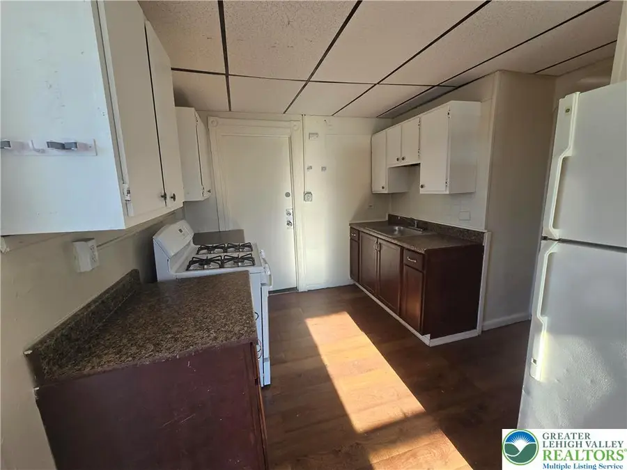 230 N 10th Street, Allentown, PA 18102 - #2