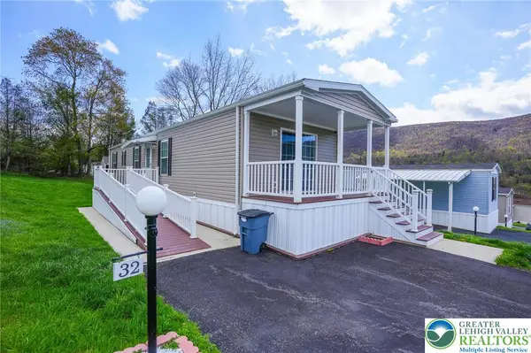 32 Hillside Place, Lower Towamensing Tp, PA 18058