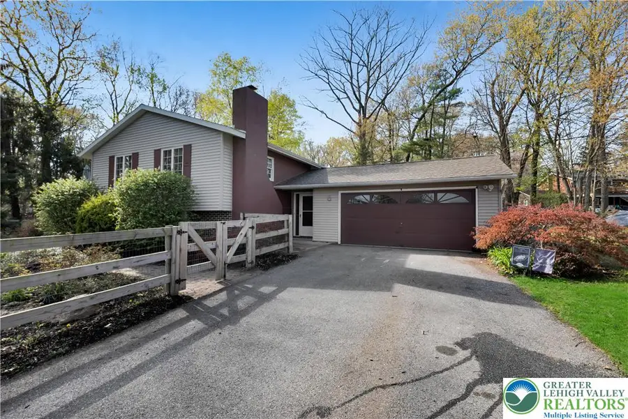 505 Helen Circle, Moore, PA 18014 - #2