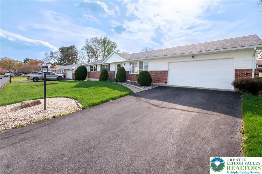 1424 Oak Drive, Ancient Oaks, PA 18062 - #3